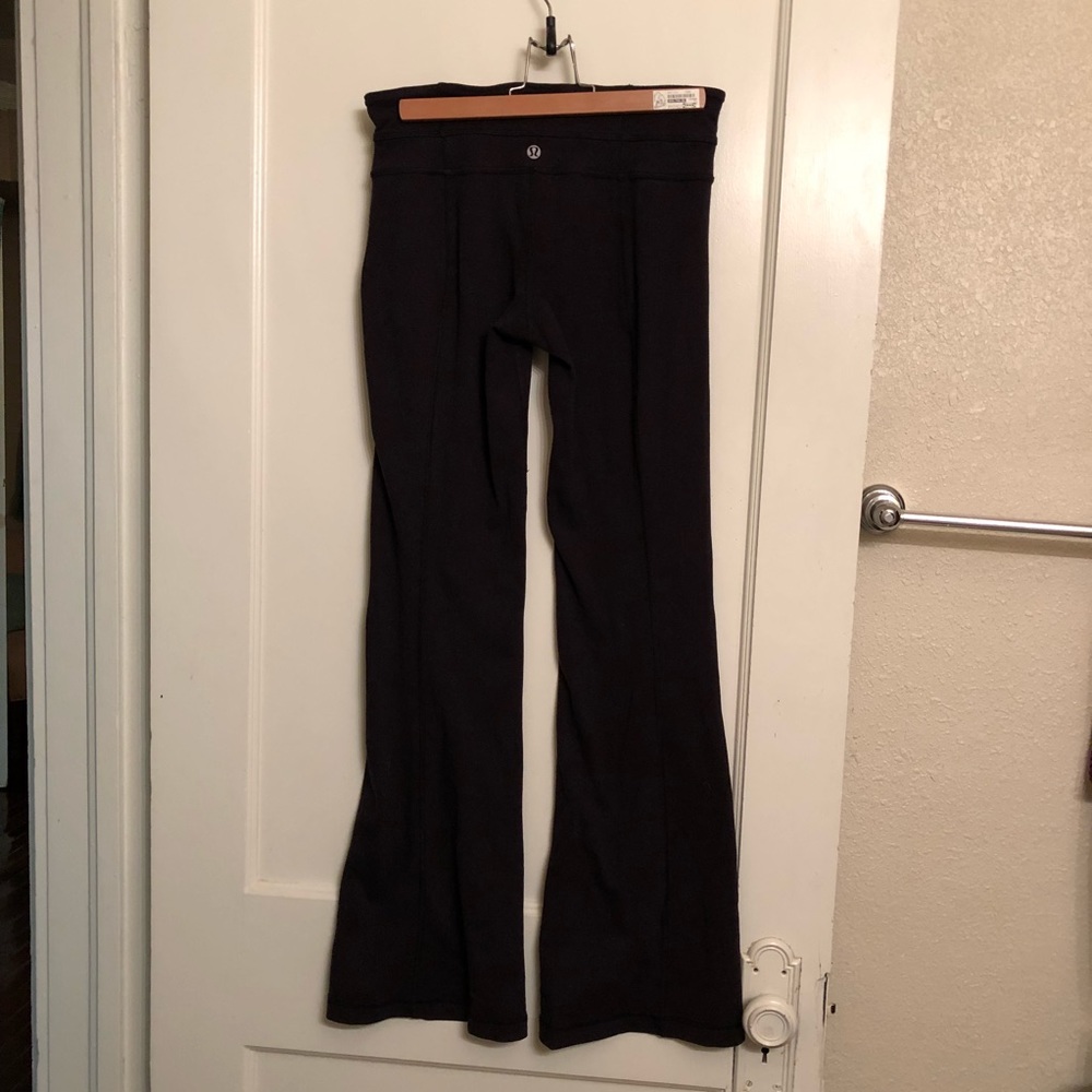 Lululemon athletica (size 4) athletic yoga pants