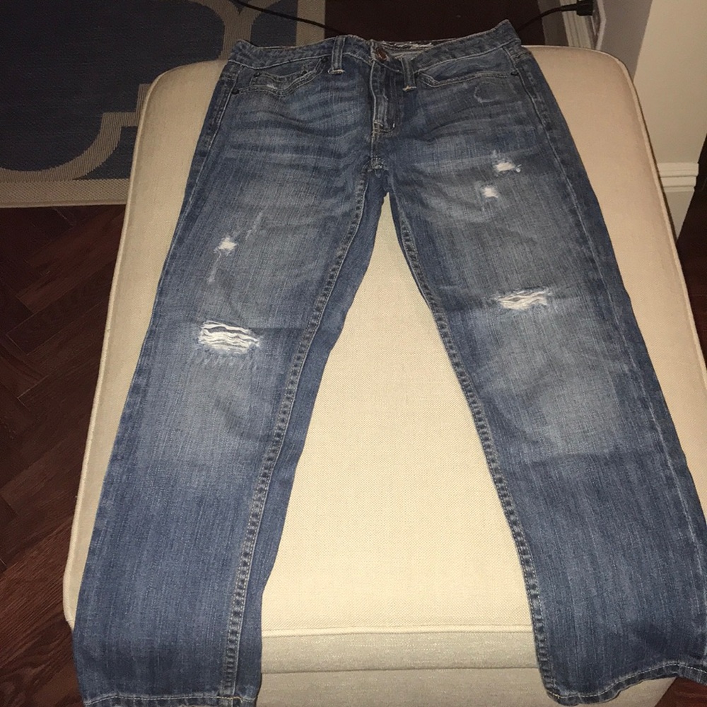 Distressed boyfriend jeans