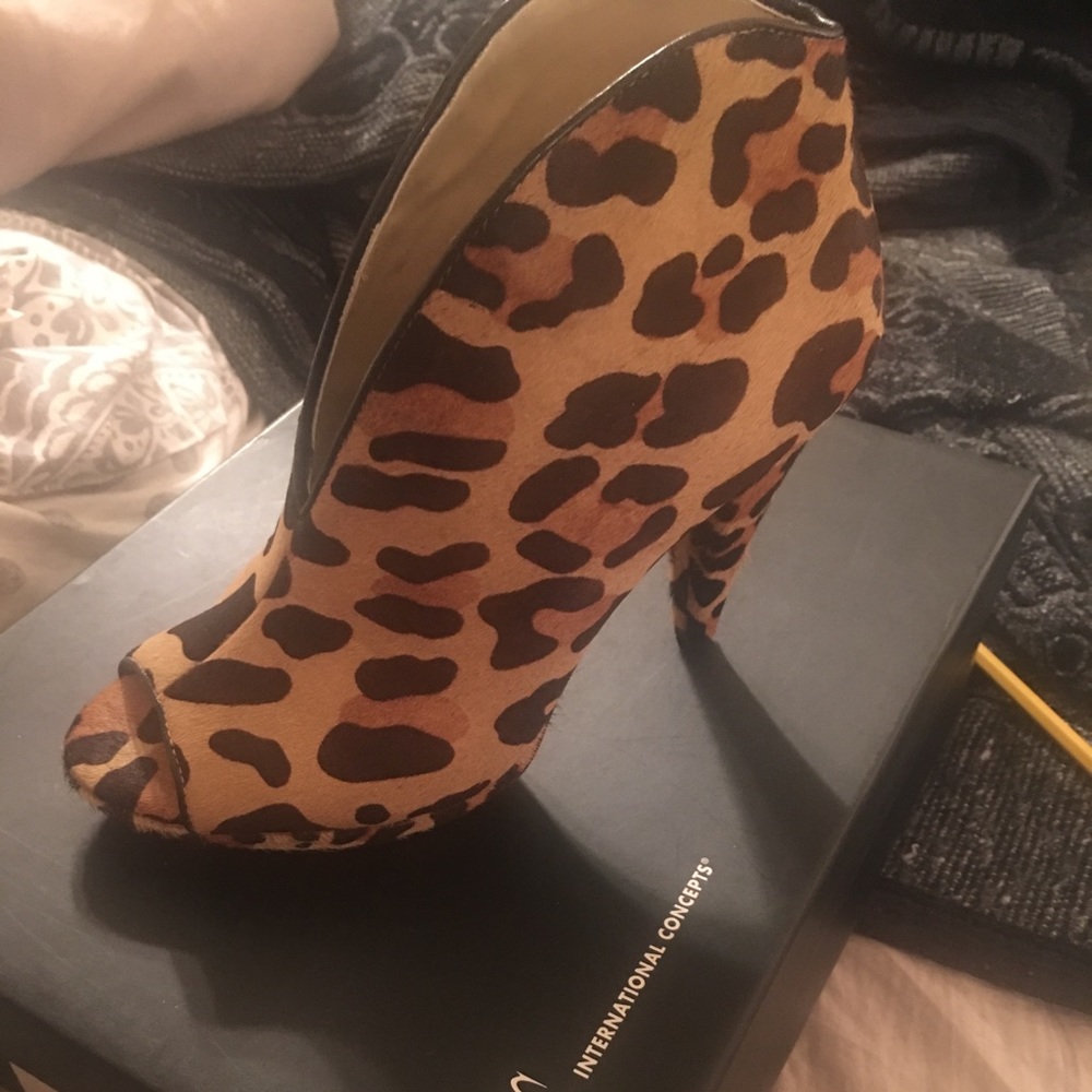 INC international Concepts -New -leopard booties