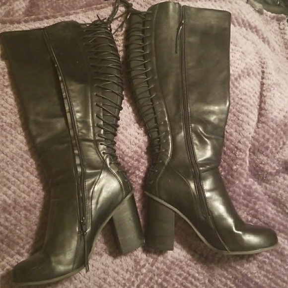Torrid wide calf boot - Picture 2 of 4