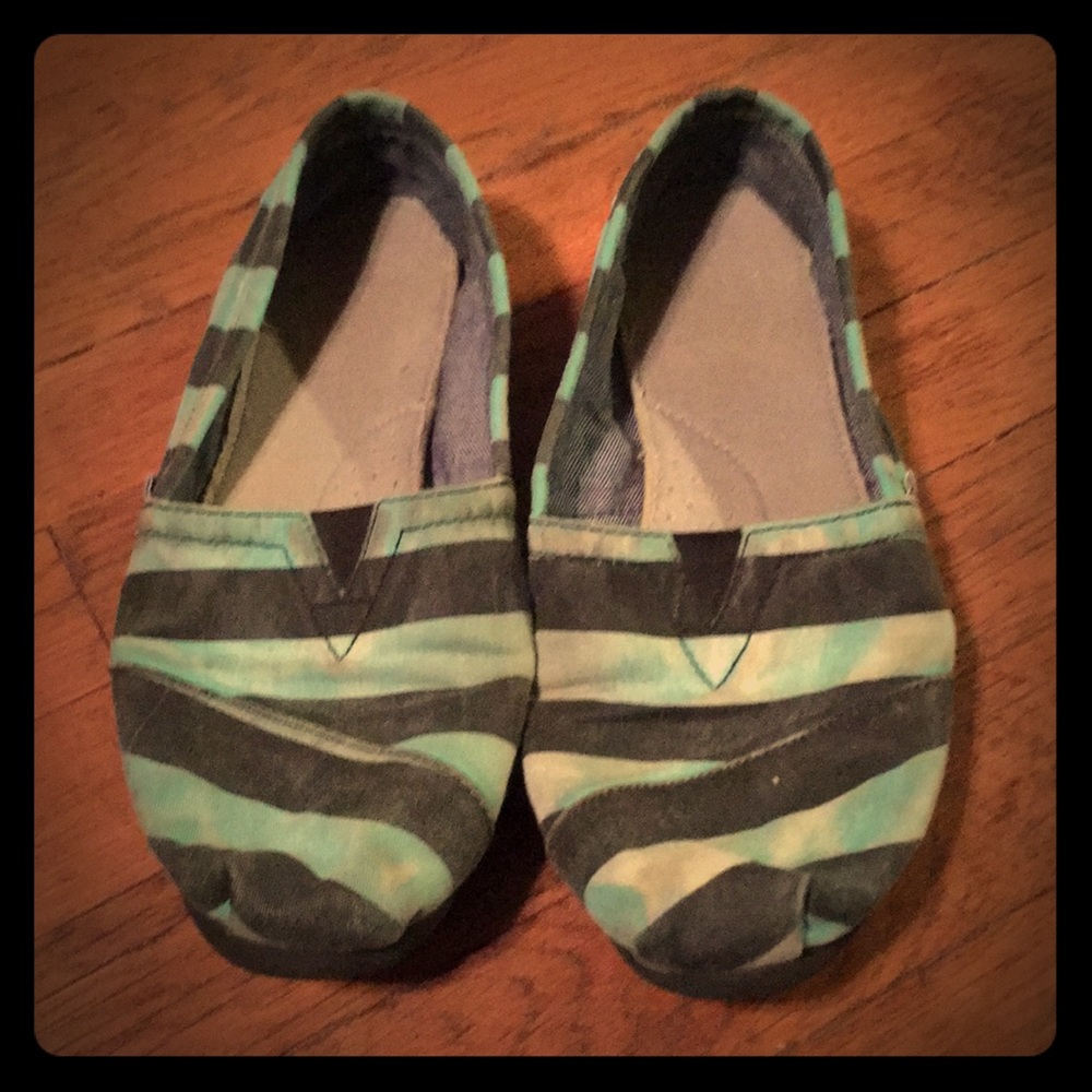 Aqua and Black Striped TOMS!