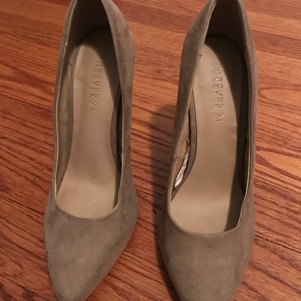 Forever 21 pumps