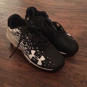 Boys under armour cleats