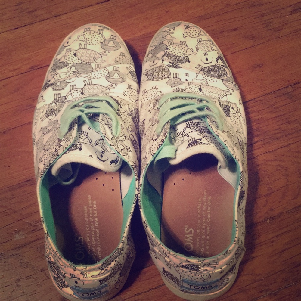 Limited Edition Sheep TOMS 🐑