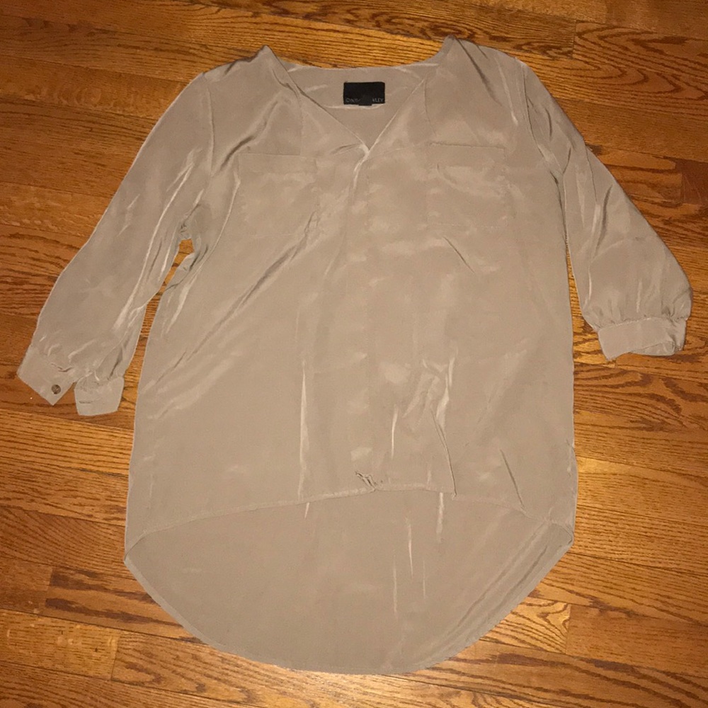 Cynthia rowley high low beige 3/4 sleeve top