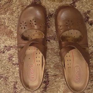 Klogs  Cara Women's Clog Shoes Brown Size 9