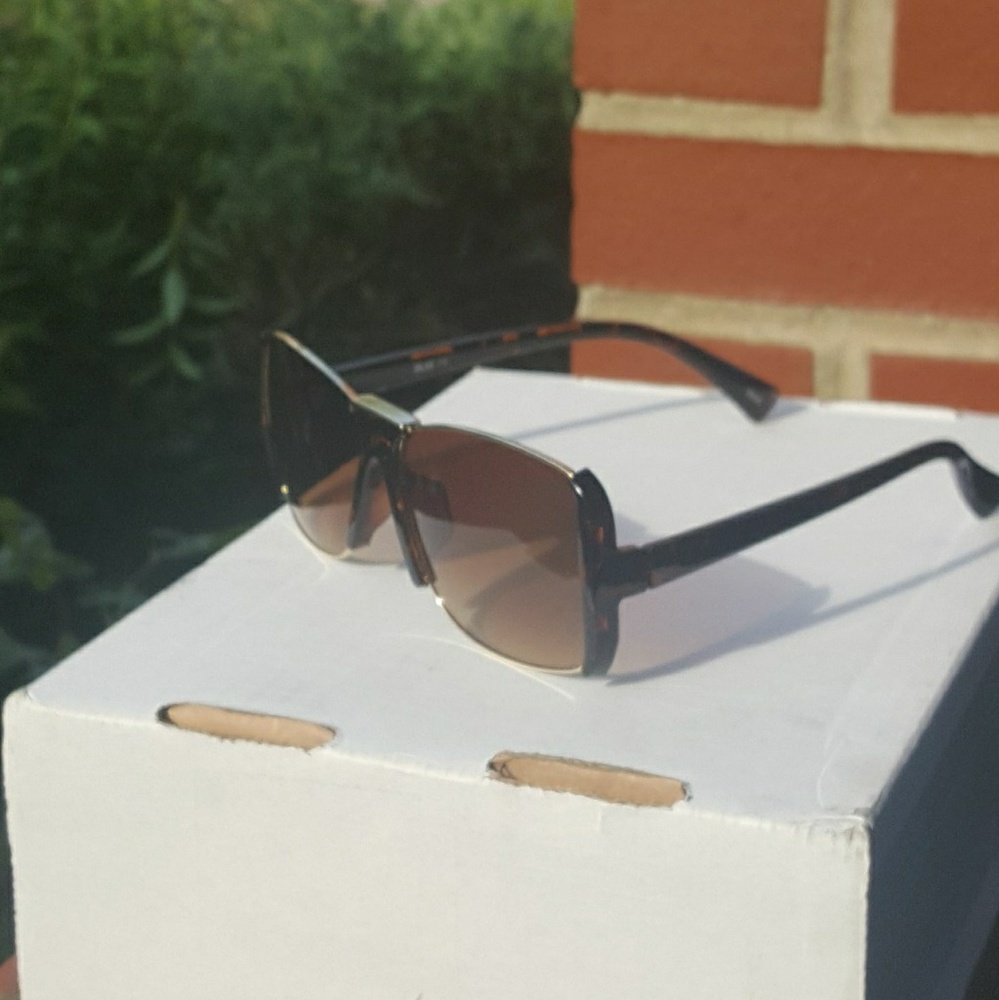 Women's sunglasses