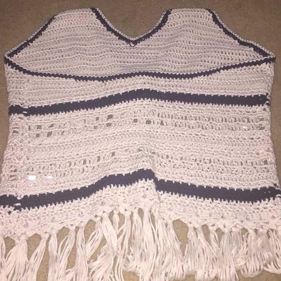 Adorable Halter top - Picture 2 of 3