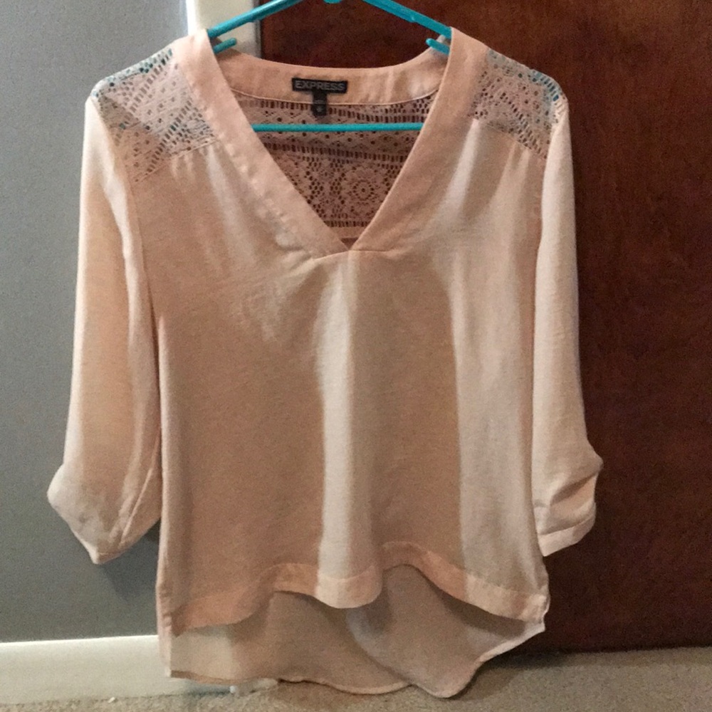 💥SOLD💥Express blush blouse!