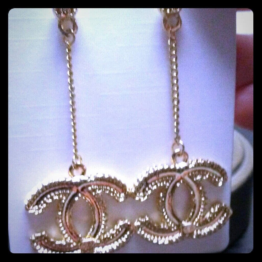 Gorgeous fashion style earrings