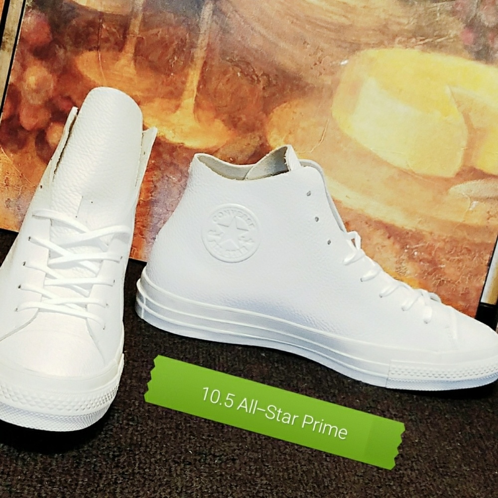 Brand new Converse sz 10.5 men/leather