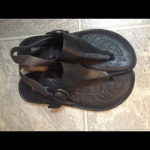 Born sandals