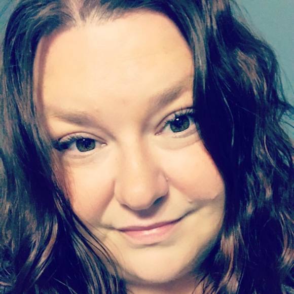 Meet your Posher, Amy - Picture 1 of 1