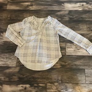Chiffon houndstooth top size L