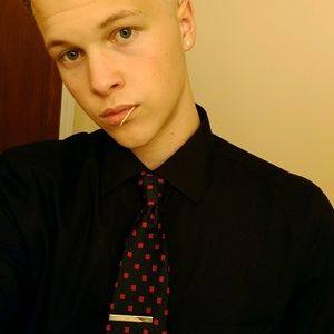 Meet your Posher, Casey