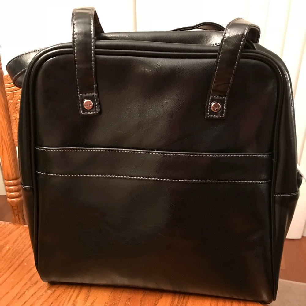 Thirty-One Black Leather Medium Purse