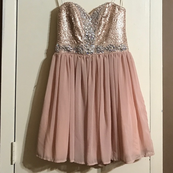 Prom Dress - Picture 1 of 3