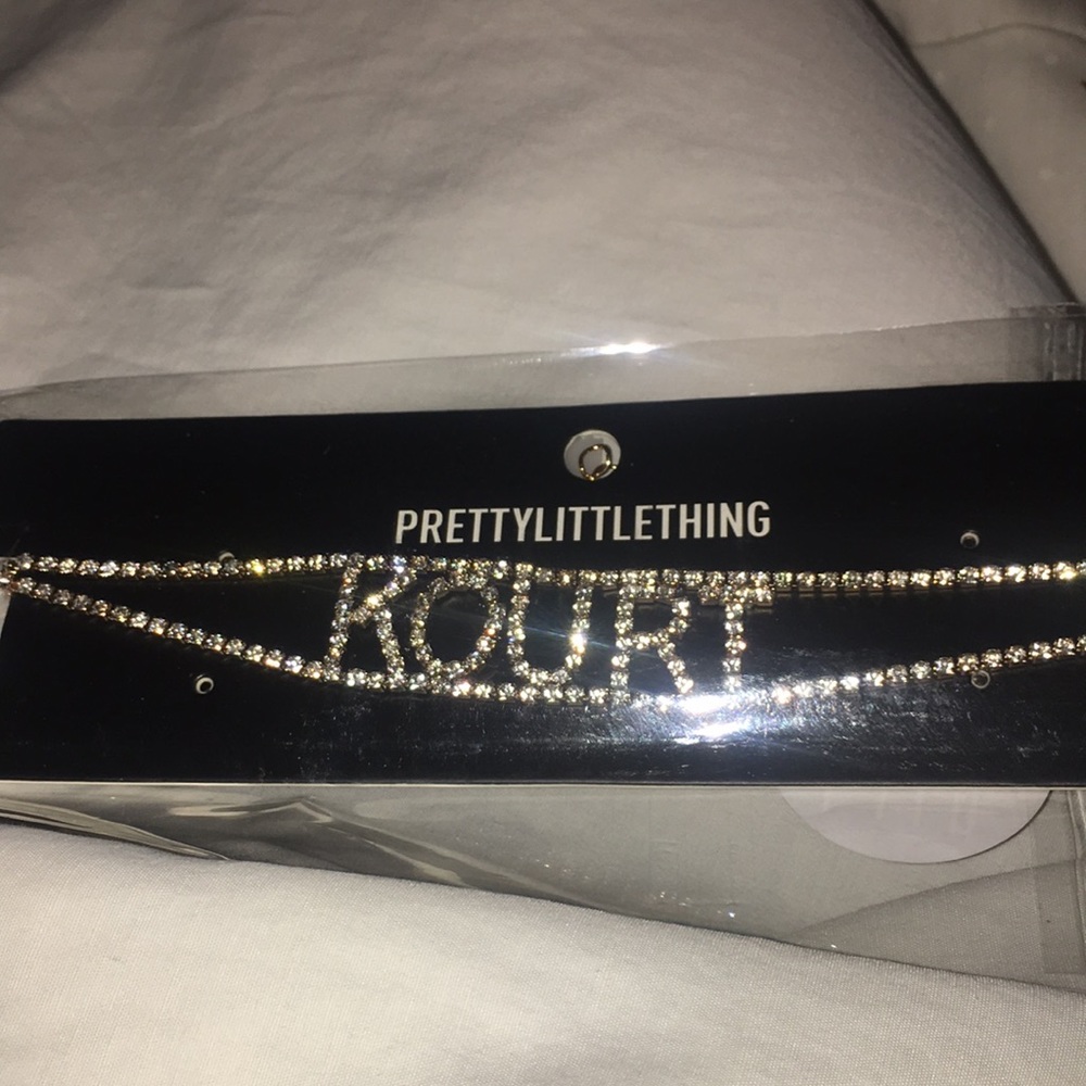 KOURT choker