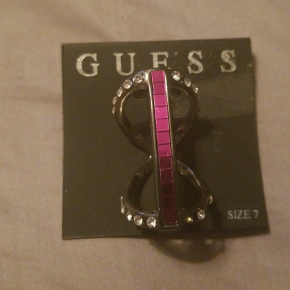GUESS BRAND RING - Picture 1 of 2
