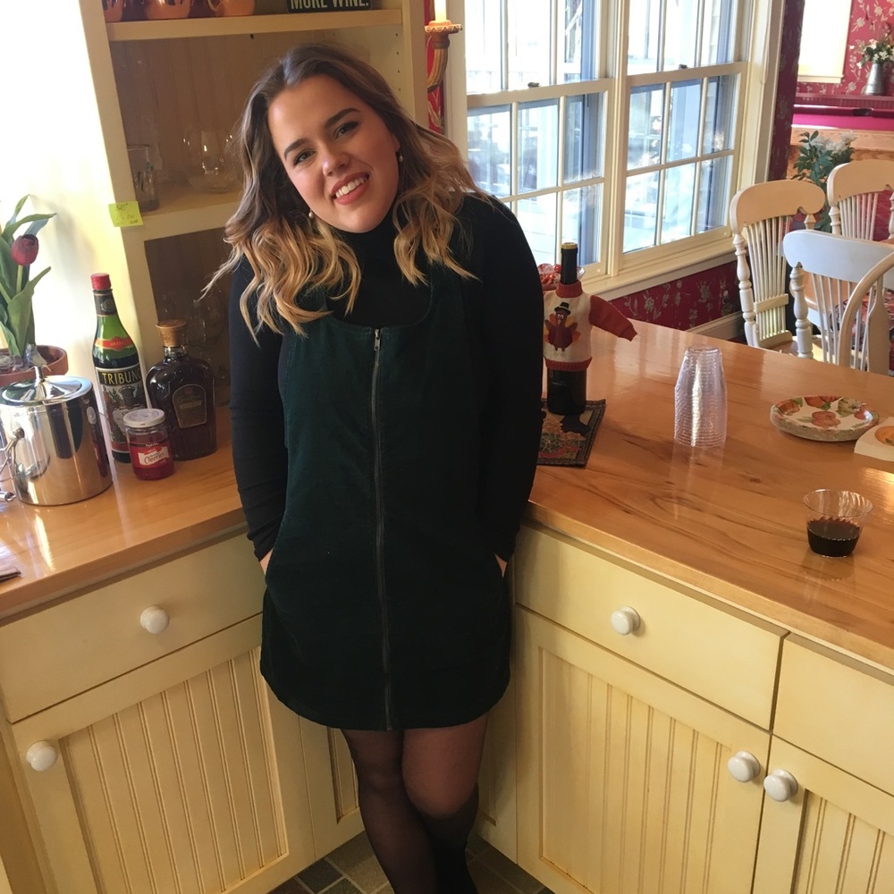 I JUST POSTED MY FIRST LISTINGS ON POSHMARK!