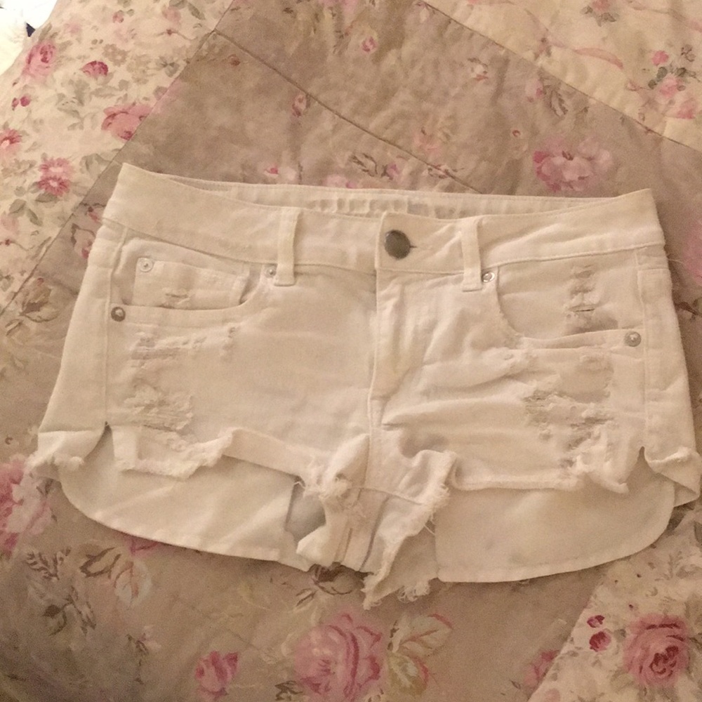 White AE ripped shorts