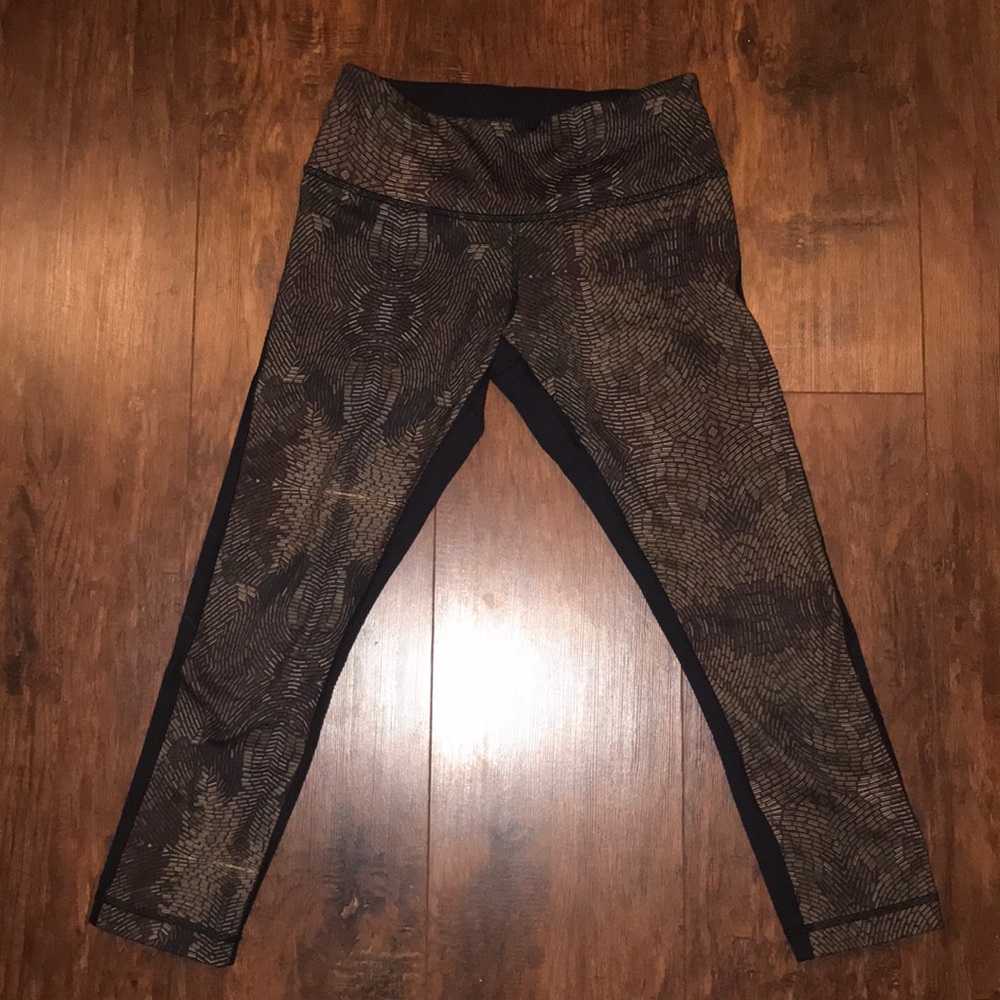 Scale Print Lululemon capri
