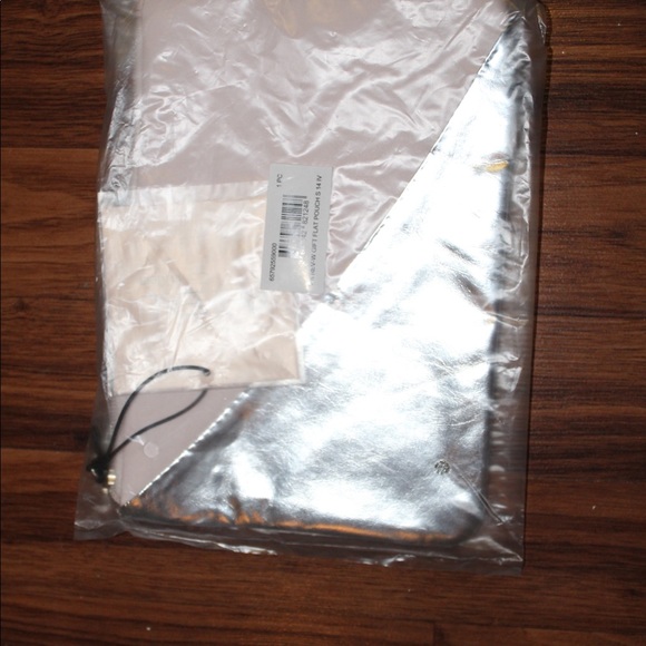 Calvin Klein pouch - Picture 4 of 4