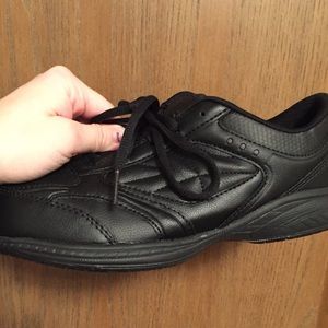 Slip resistant shoes