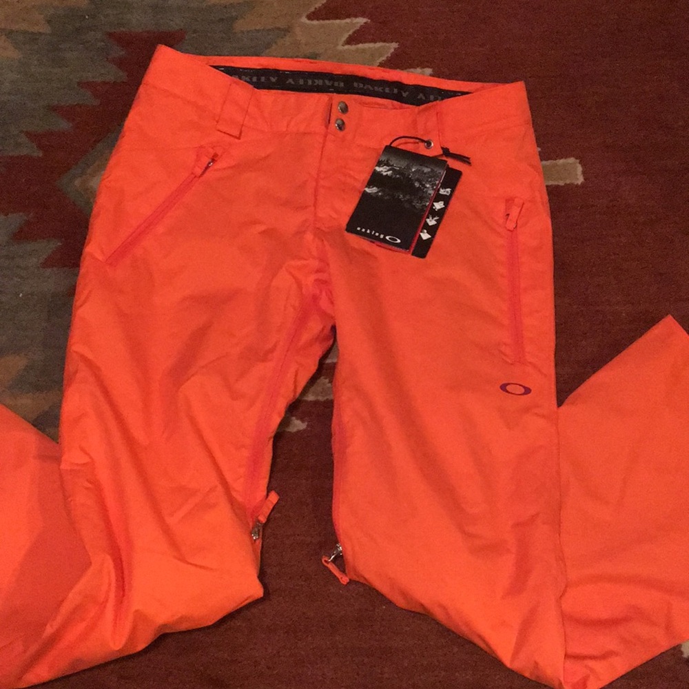 Oakley snowboarding pants — new with tags