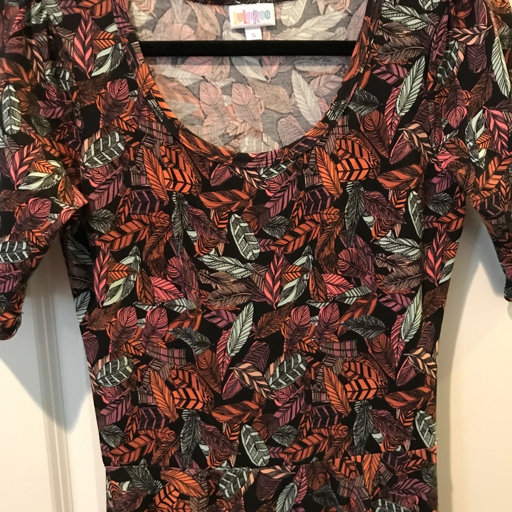 EUC Lularoe Nicole dress. Feather pattern. Small