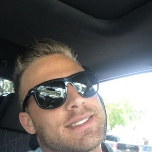 Meet your Posher, Jon-michael