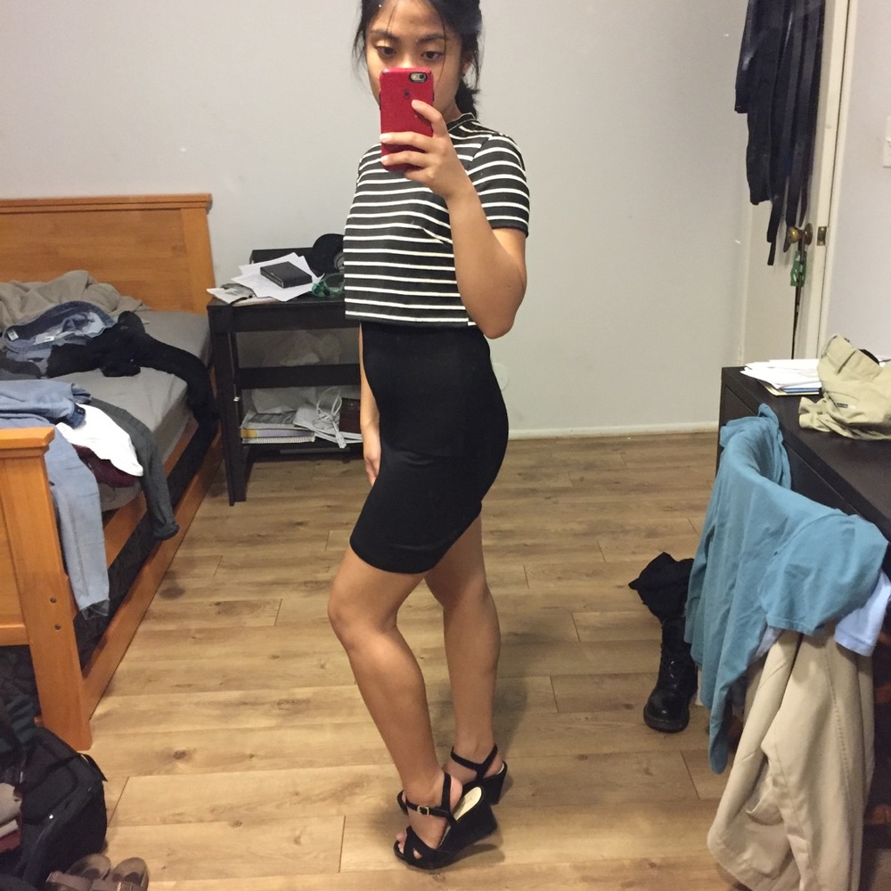 Dress - Picture 6 of 7