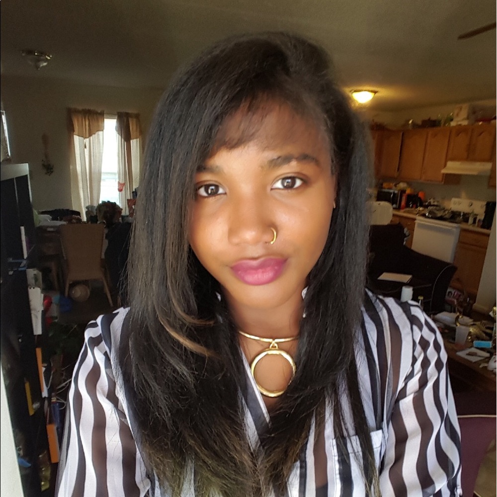 Meet your Posher, Deonsha