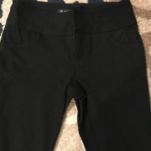 Black skinny pants
