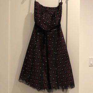 Laura cocktail dress with embroidery in lace