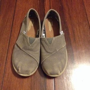 TOMS toddler size 10
