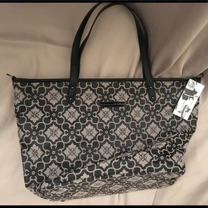 🍼 Petunia Pickle Bottom Downtown Tote