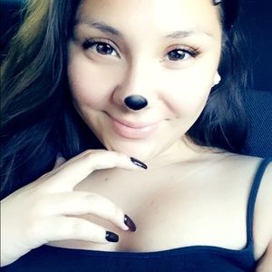 Meet your Posher, Alexiss