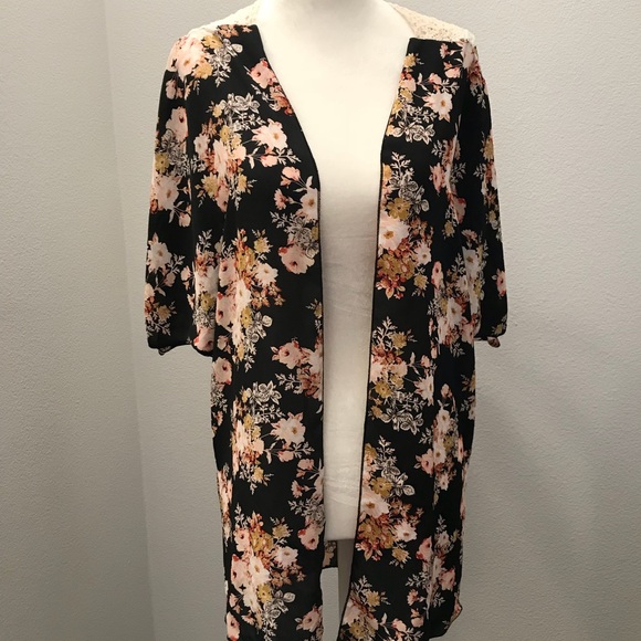 Rue 21 Kimono flower print cardigan with Lace - Picture 1 of 7