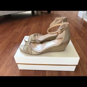 Gold dress wedges