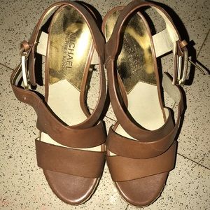 BNWOT Michael Kors Wedge heels 👠. Size 7M