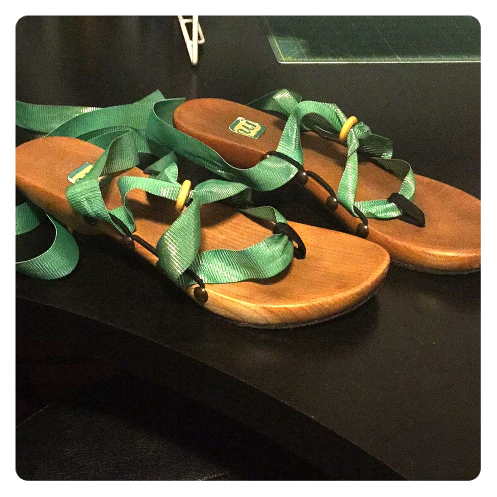 Mohop Wooden Tie-on Sandals