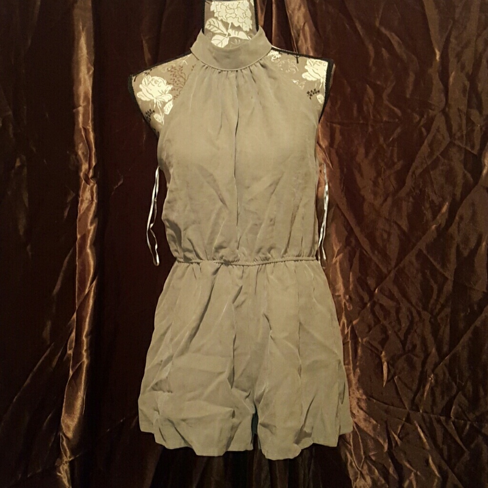 Romper - Picture 3 of 7