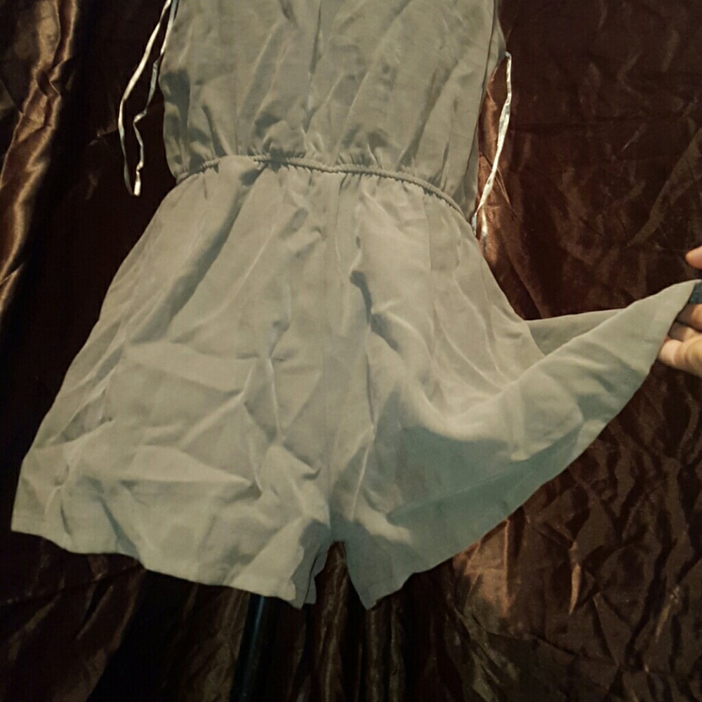 Romper - Picture 4 of 7