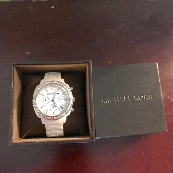 Michael Kors Women's White Ceramic Watch - Picture 1 of 3