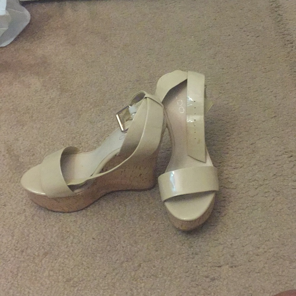 Beige leather wedge from Aldo