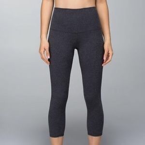 Lululemon Leggings. Dark grey. Size 6.