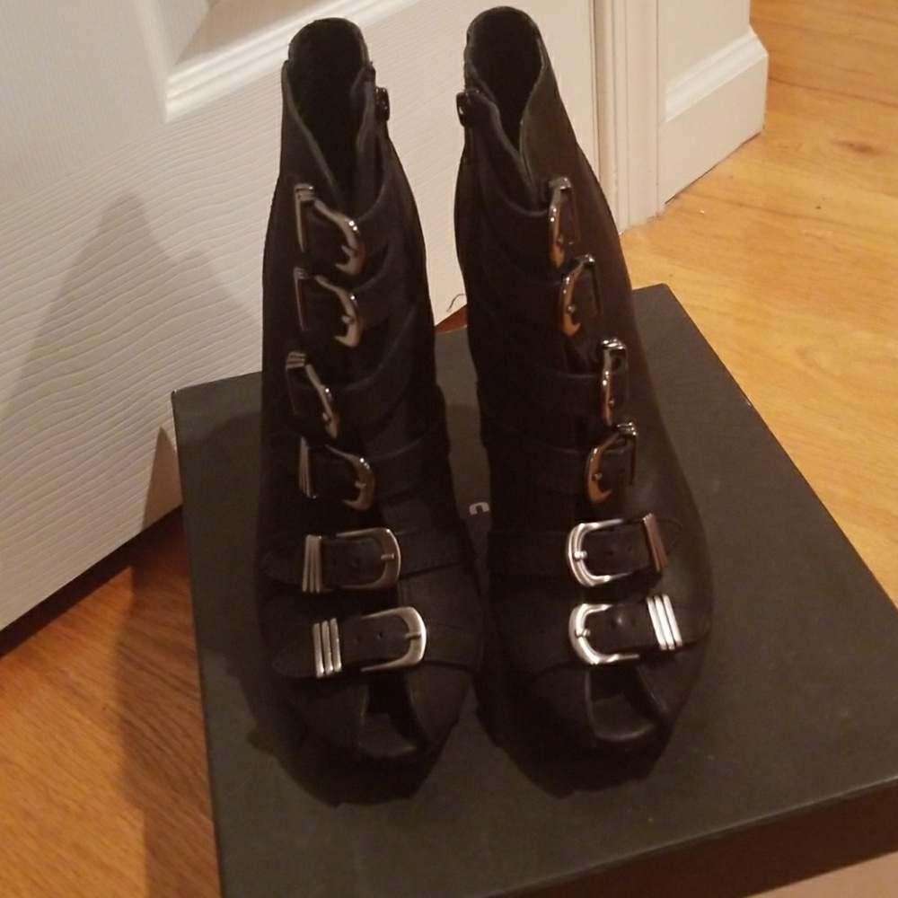 Unique Trouve Booties