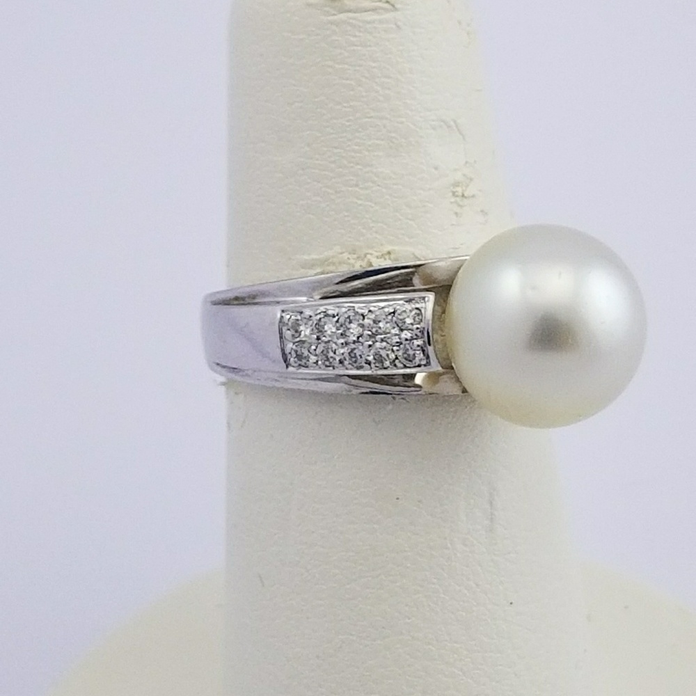 White Gold ring