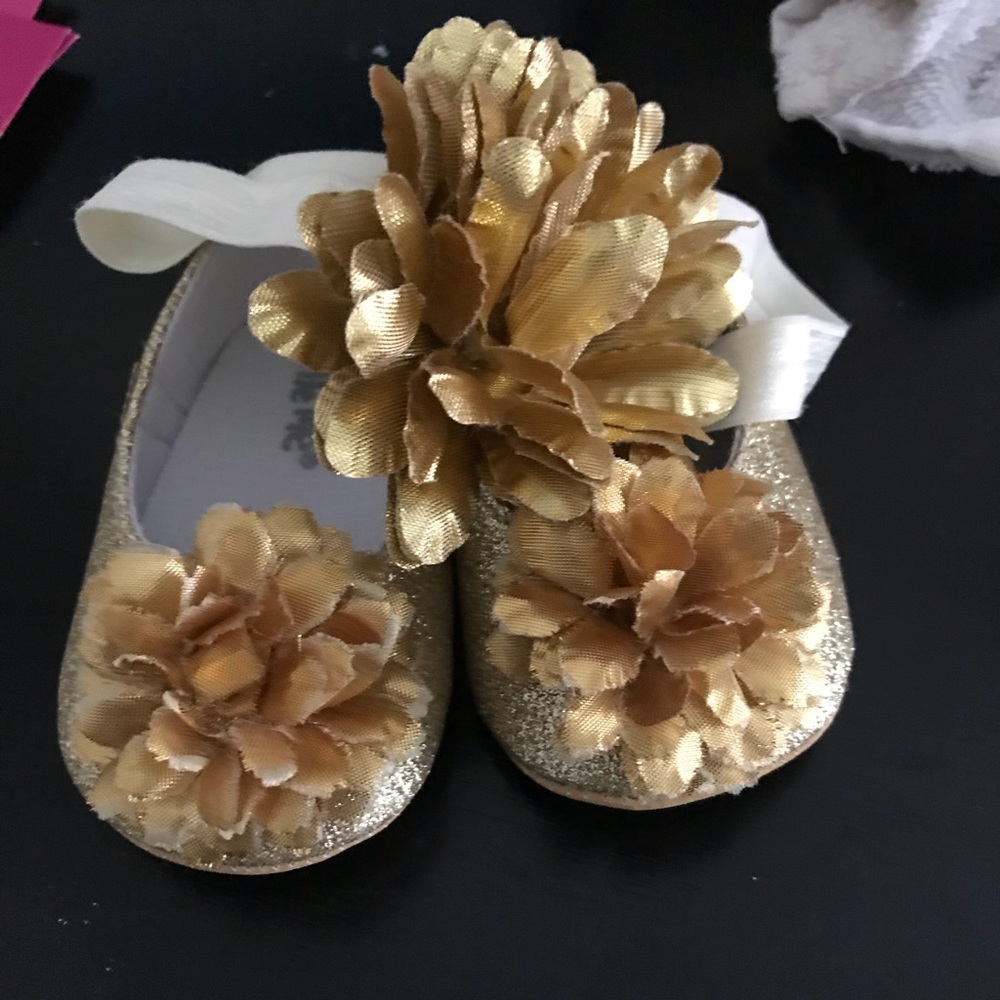 Gold Glitter Flower Flats